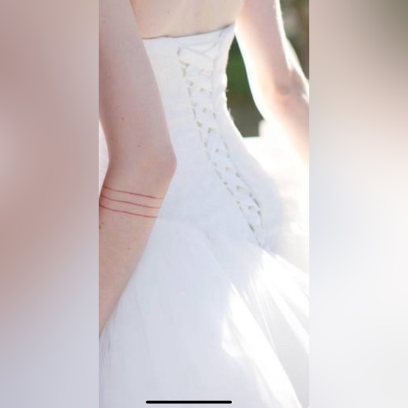 White by Vera Wang Wedding Dress - Picture 4 of 11